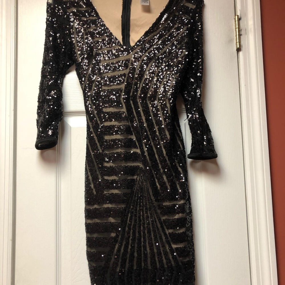 Black Sequin V Neck Dress - Picture 4 of 4